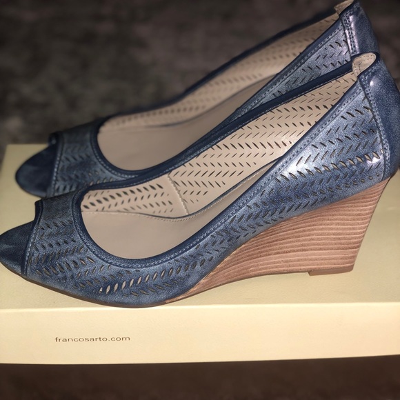 Franco Sarto peep wedge - Picture 2 of 5